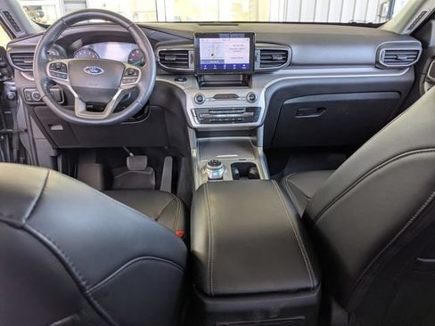 Used 2023 Ford Explorer XLT w/ Equipment Group 202A AWD/4WD image 29