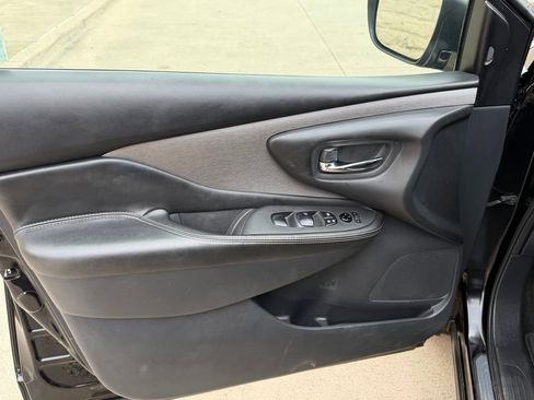 Used 2023 Nissan Murano SV image 19