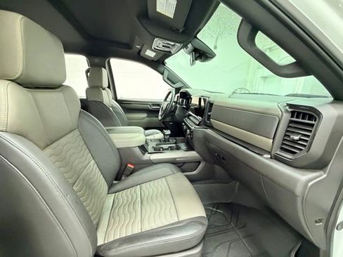 Certified 2025 Chevrolet Silverado 1500 ZR2 w/ Dark Appearance Package image 32