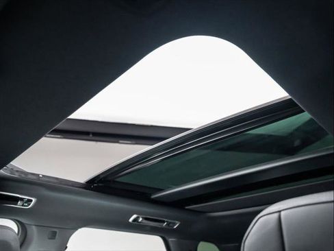 New 2025 Land Rover Range Rover Sport SE image 13