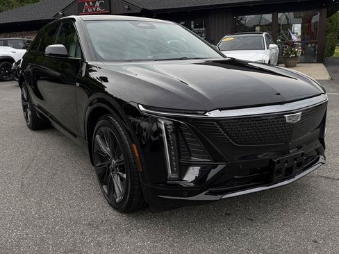 Used 2024 Cadillac Lyriq Sport RWD image 21
