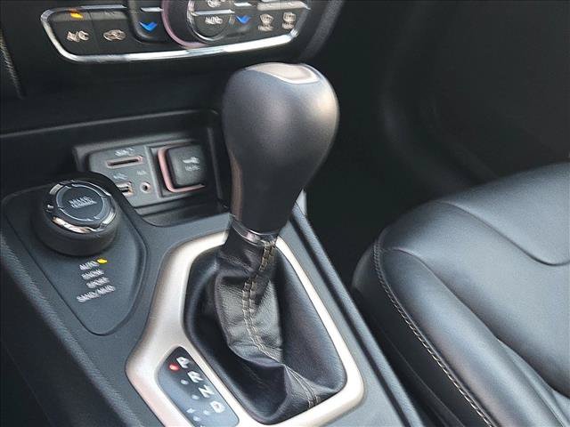 Used 2017 Jeep Cherokee High Altitude AWD/4WD image 10