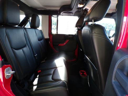 Used 2014 Jeep Wrangler Unlimited Sahara w/ Trailer Tow Group AWD/4WD image 19