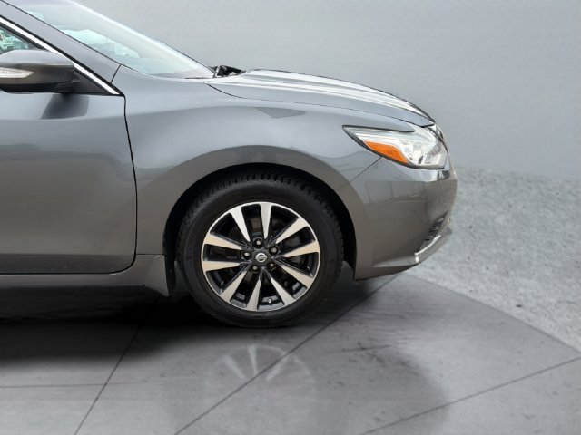 Used 2016 Nissan Altima 2.5 SV w/ Convenience Package FWD image 35