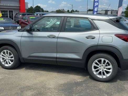 Used 2024 Chevrolet TrailBlazer LS FWD image 4