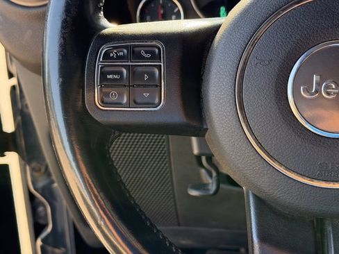 Used 2018 Jeep Wrangler Unlimited Sport w/ Connectivity Group AWD/4WD image 9