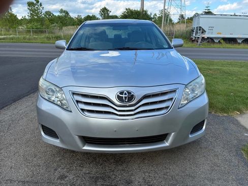 Used 2010 Toyota Camry LE FWD image 10