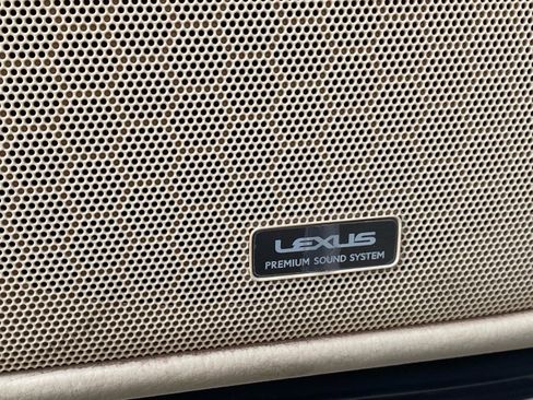 Used 2017 Lexus LS 460 image 40