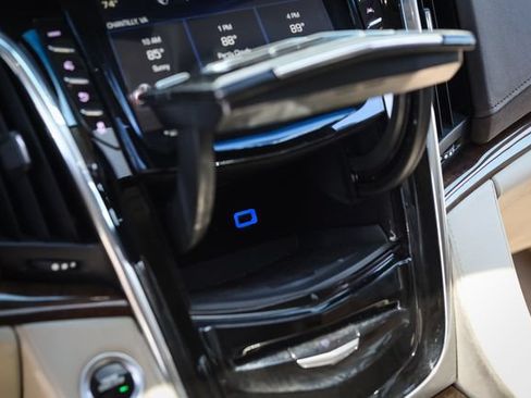 Used 2017 Cadillac Escalade Luxury AWD/4WD image 59