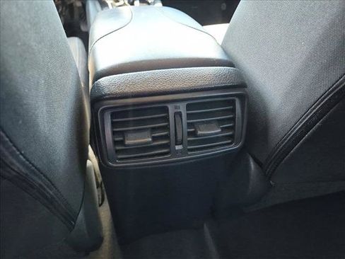 Used 2020 Nissan Rogue SV AWD/4WD image 17