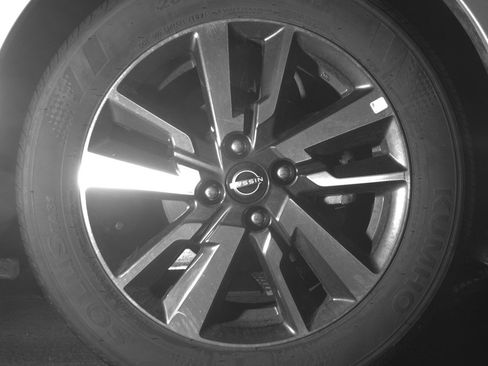 Used 2025 Nissan Versa SV FWD image 13