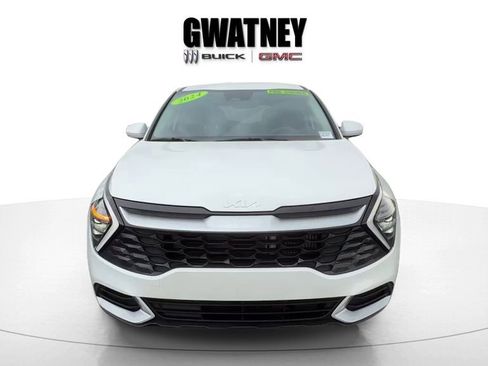 Used 2024 Kia Sportage LX image 2