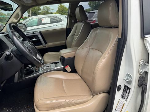Used 2015 Toyota 4Runner Limited AWD/4WD image 9
