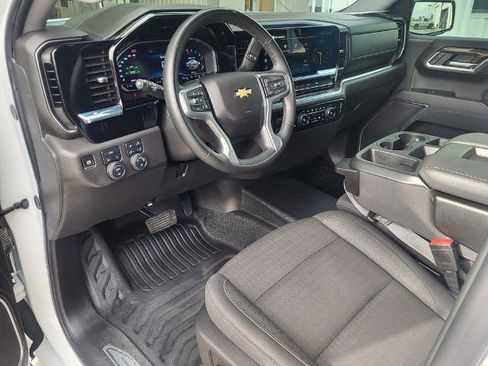 Used 2025 Chevrolet Silverado 1500 LT w/ Safety Package image 15