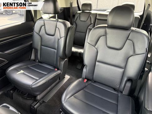 Used 2025 Kia Telluride S AWD/4WD image 32