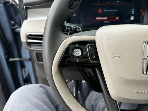 Used 2023 Lincoln Corsair AWD w/ Equipment Group 101A image 29