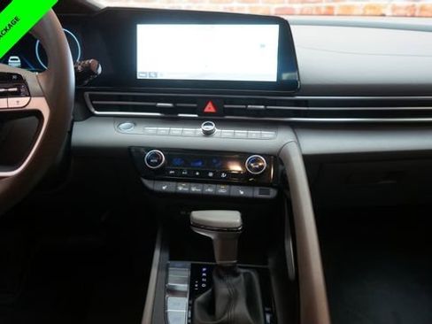 Used 2023 Hyundai Elantra SEL w/ Convenience Package image 33