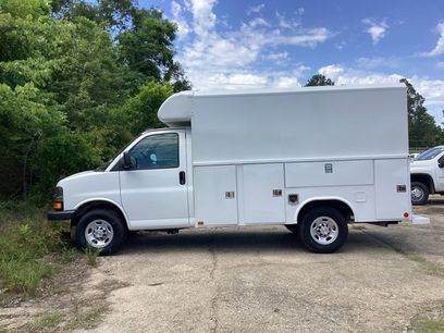 New 2025 Chevrolet Express 3500 w/ Power Convenience Package