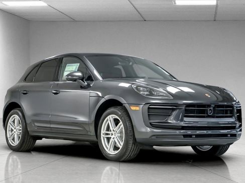 Certified 2025 Porsche Macan image 97