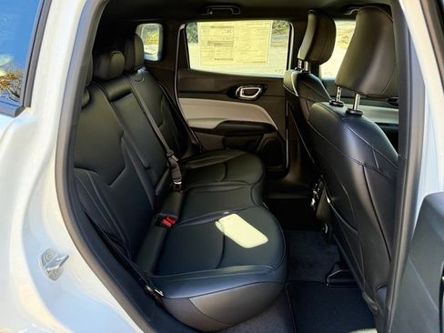 New 2026 Jeep Compass Limited image 19