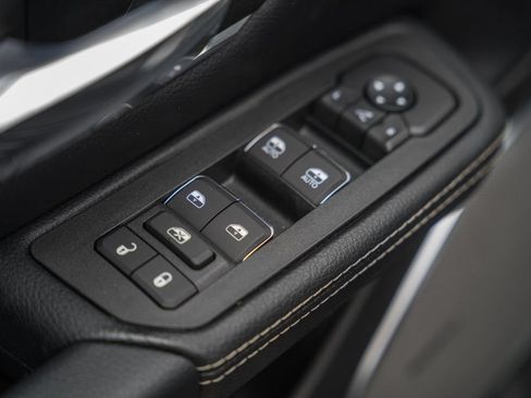 New 2026 RAM 1500 Laramie AWD/4WD image 46