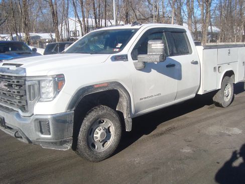 Used 2022 GMC Sierra 2500 Pro w/ Convenience Package image 1