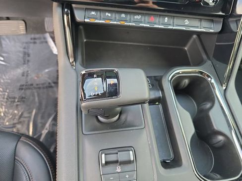 Used 2025 GMC Sierra 1500 AT4 AWD/4WD image 18
