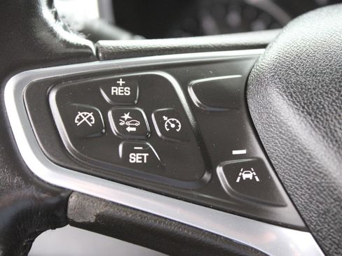 Used 2019 Chevrolet Equinox LT w/ Driver Convenience Package FWD image 29
