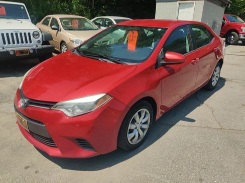 Used 2015 Toyota Corolla LE FWD image 2