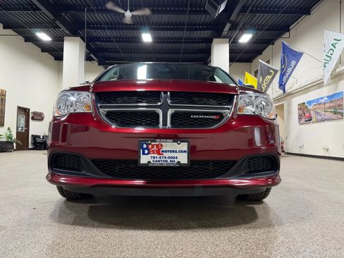 Used 2019 Dodge Grand Caravan SE image 12