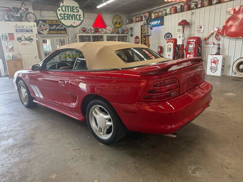Used 1994 Ford Mustang GT RWD image 15