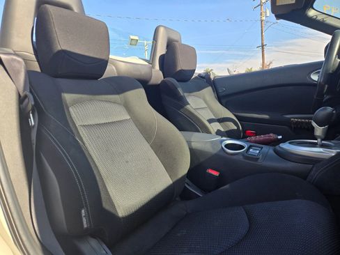 Used 2013 Nissan 370Z Roadster image 15