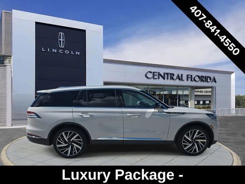 Used 2025 Lincoln Aviator Reserve w/ Equipment Group 201A image 2