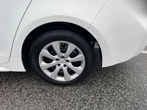 Used 2024 Toyota Corolla LE image 9