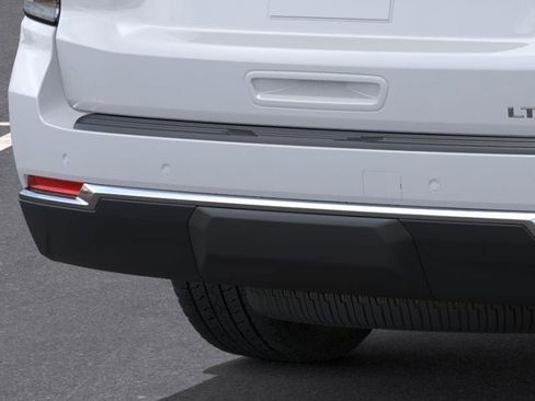 New 2026 Chevrolet Suburban LT w/ Comfort Package image 38