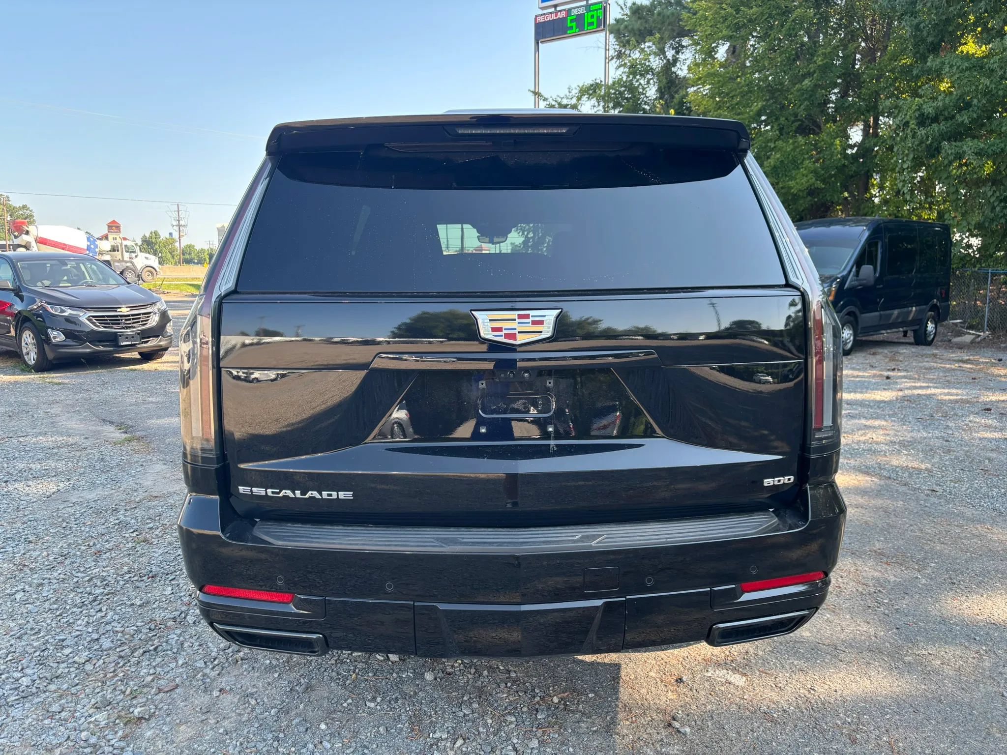 Used 2025 Cadillac Escalade ESV Sport AWD/4WD image 4
