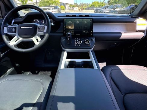 New 2026 Land Rover Defender 130 X-Dynamic SE AWD/4WD image 7