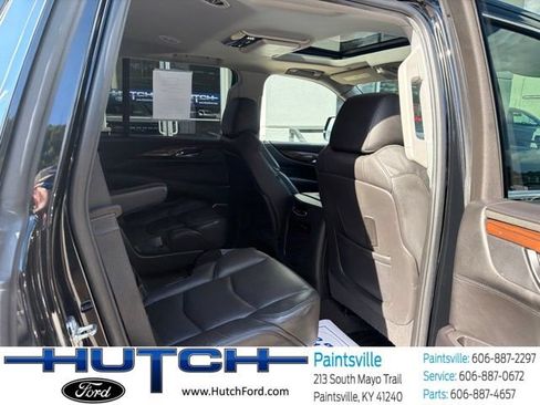 Used 2020 Cadillac Escalade Luxury AWD/4WD image 23