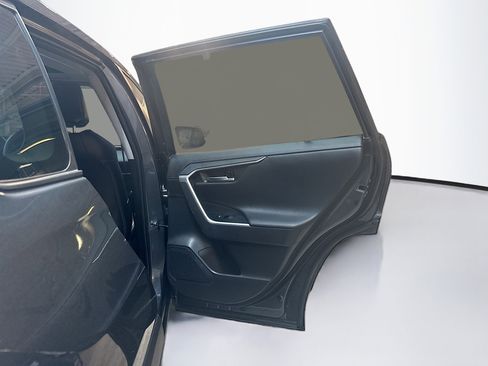 Used 2021 Toyota RAV4 Limited image 33