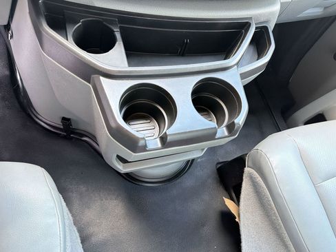 Used 2018 Ford E-350 and Econoline 350 Super Duty RWD image 30
