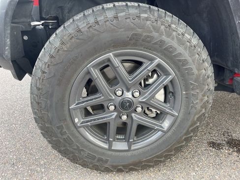 Used 2024 Jeep Wrangler Sport S image 9