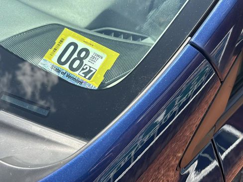 Used 2017 Subaru Impreza 2.0i Premium AWD/4WD image 6