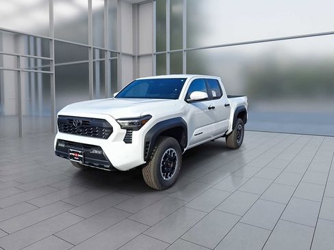 New 2025 Toyota Tacoma TRD Off-Road image 4