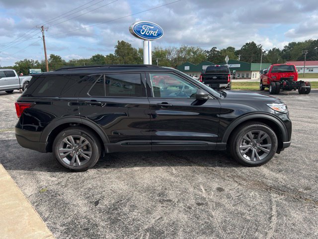 New 2026 Ford Explorer Active w/ Active Comfort Package AWD/4WD image 4