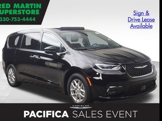 New 2026 Chrysler Pacifica Select image 1