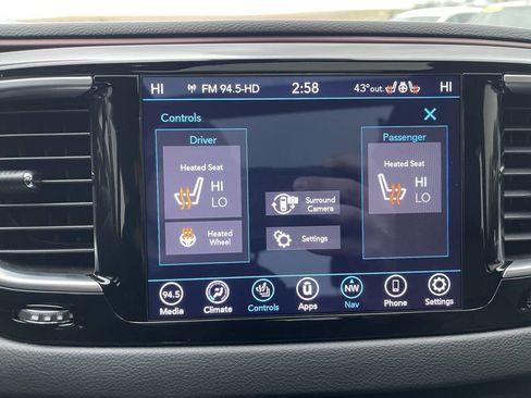 Used 2019 Chrysler Pacifica Touring-L image 28