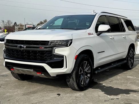 Used 2022 Chevrolet Suburban Z71 w/ Luxury Package image 8