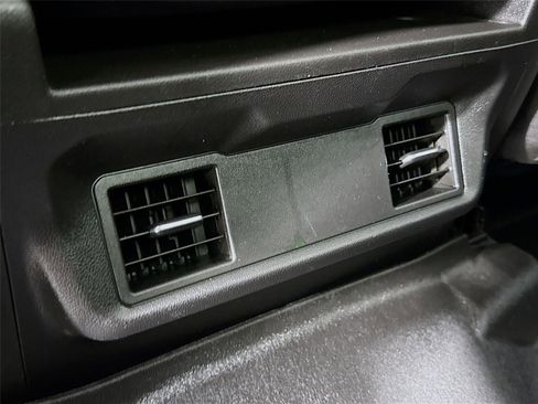 Used 2021 Chevrolet Silverado 1500 Custom image 24