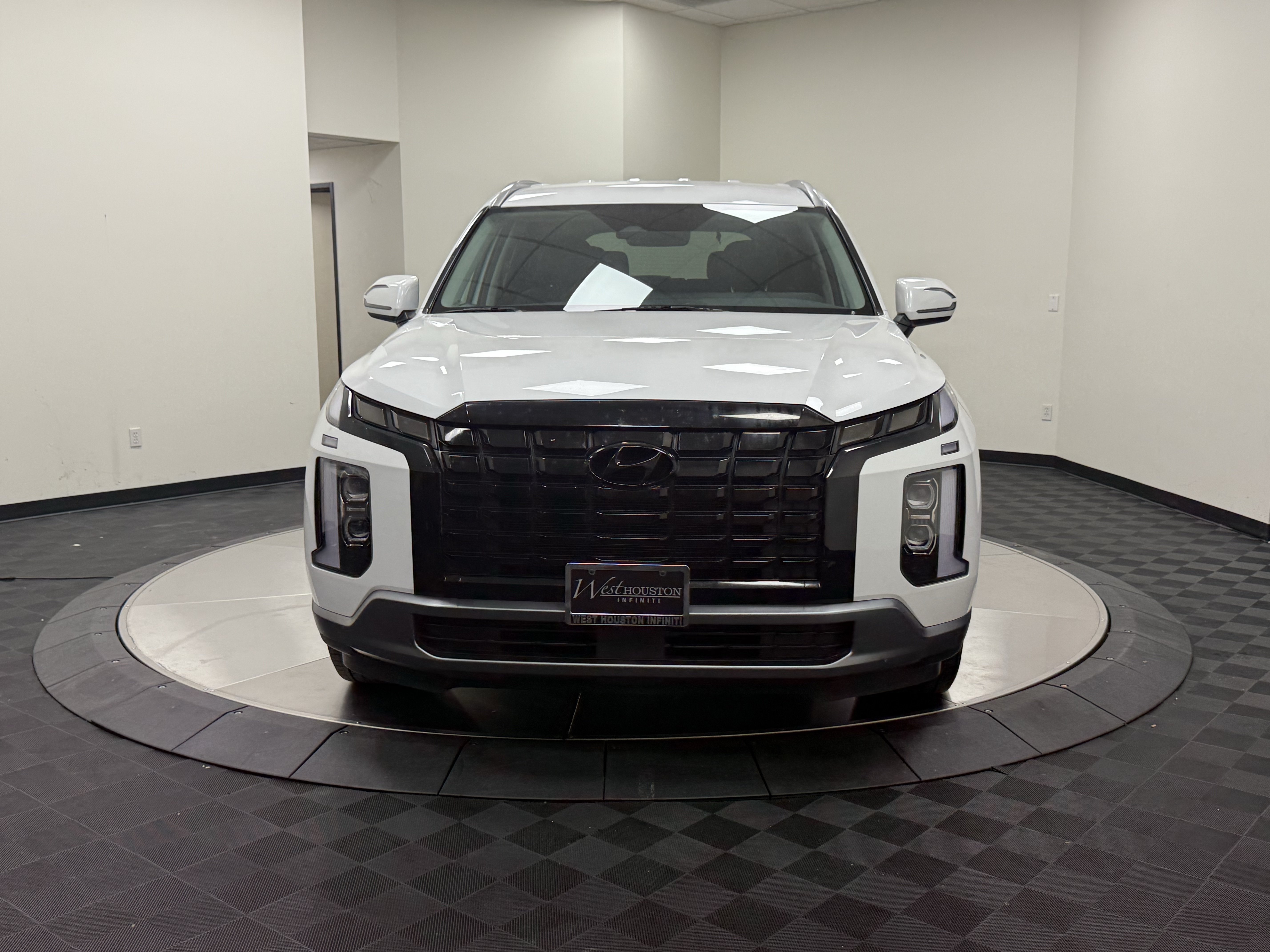 Used 2025 Hyundai Palisade SEL FWD image 2