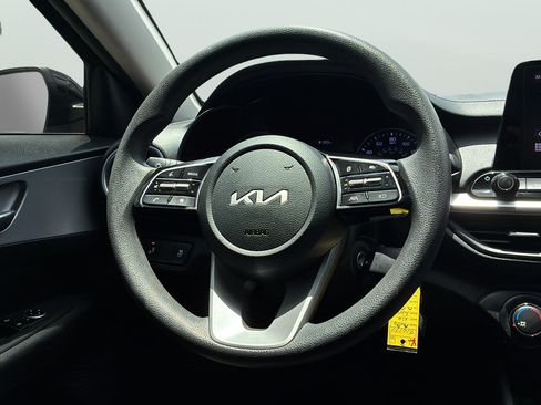 Used 2024 Kia Forte LXS w/ LXS Technology Package FWD image 18